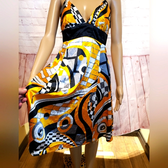 COCO & TASHI Summer Dress - Picture 9 of 13